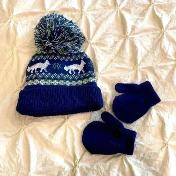 Toby Hat & Gloves - Picture 1 of 8